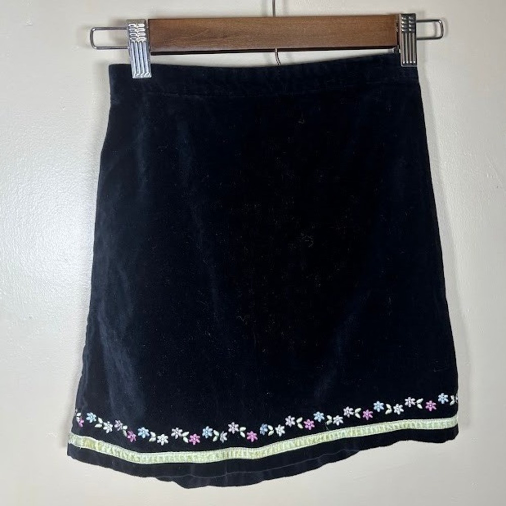 Rugged Bear Girls Black Velvet Floral Embroidered A-Line Skirt Size 8